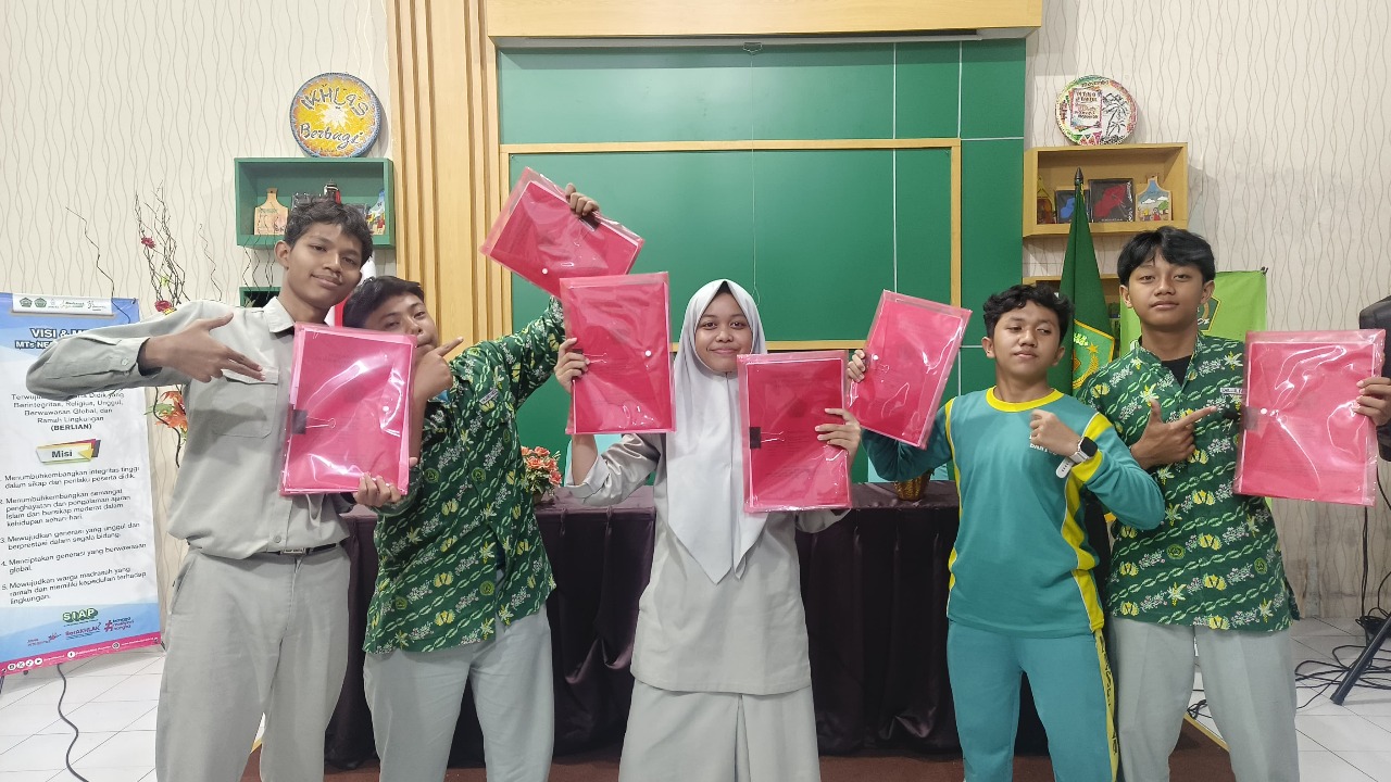 Selesaikan Portofolio, Penggalang MTsN 9 Bantul Siap Ikuti Tes Pramuka Garuda