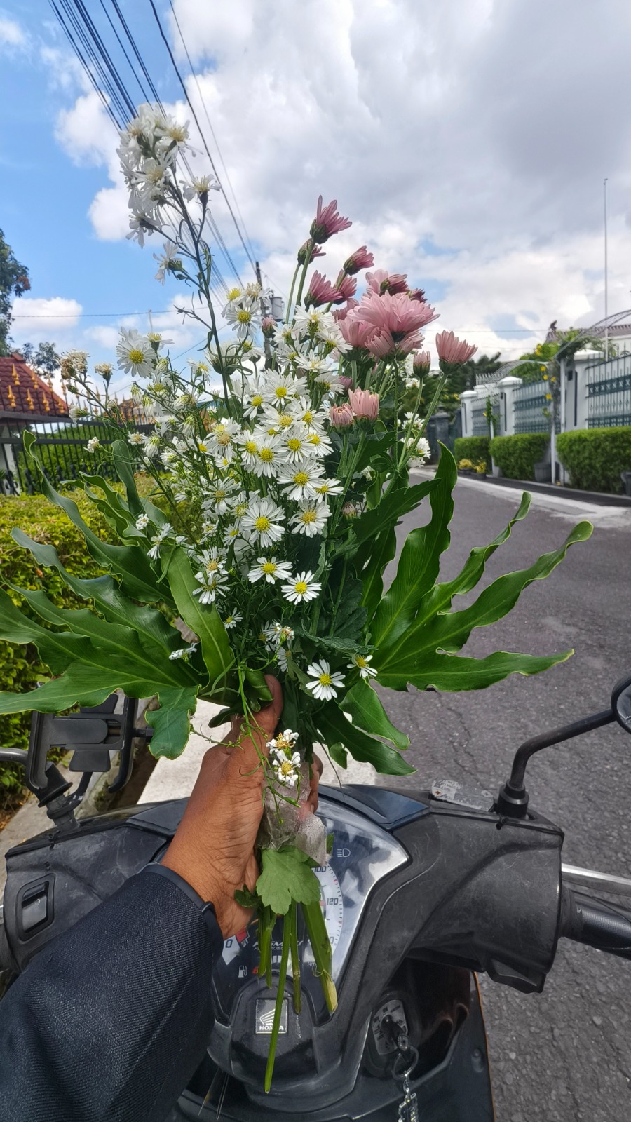 Seikat Bunga untuk Bunda
